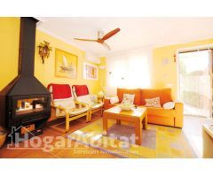 ADOSADO LUMINOSO EN RESIDENCIAL CON PISCINA Y TERRAZA, CERCA DEL MAR