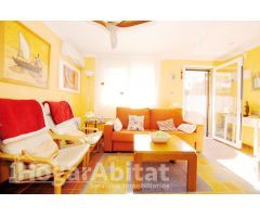 ADOSADO LUMINOSO EN RESIDENCIAL CON PISCINA Y TERRAZA, CERCA DEL MAR