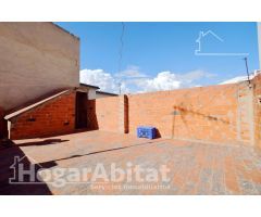 ¡PERFECTO PARA INVERTIR! CASA AMPLIA Y LUMINOSA PARA REFORMAR CON DOS TERRAZAS