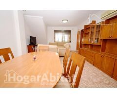 CASA AMPLIA Y LUMINOSA CON GARAJE Y TRASTERO, EN PLENO CENTRO