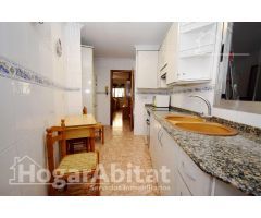 CASA AMPLIA Y LUMINOSA CON GARAJE Y TRASTERO, EN PLENO CENTRO