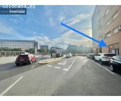 Local comercial con 2 puertas de acceso a diferentes calles frente al Hospital de Manises