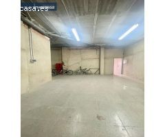 Local comercial con 2 puertas de acceso a diferentes calles frente al Hospital de Manises