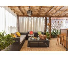 CASA CON PARCELA Y PISCINA