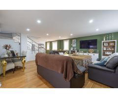 TRIPLEX EN LA URBANIZACIÓN CON PISCINA LOMA VERDE