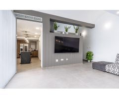 FANTÁSTICO CHALET CON PISCINA EN VIÑAS DEL REY, OTURA