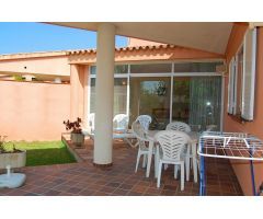 Chalet de 4 dormitorios con Piscina en Riumar