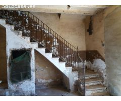CASA PARA REFORMAR CON MUCHAS POSIBILIDADES