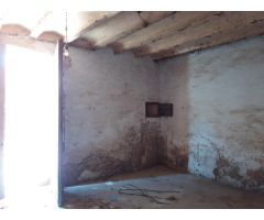 CASA PARA REFORMAR CON MUCHAS POSIBILIDADES