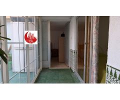 ¡Piso en venta de 2 dormitorios con terraza en el Km 7 de La Manga!