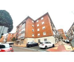 PISO EN VENTA DE TRES HABITACIONES EN CUATRO DE MARZO