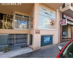 Se vende y se alquila. Local comercial en Santa Pola frente al mercado central