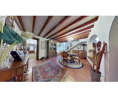 Chalet exclusivo en Maitino, Elche: amplitud, confort y entorno natural