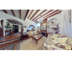 Chalet exclusivo en Maitino, Elche: amplitud, confort y entorno natural