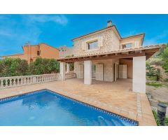 Casa con piscina en Cala Mesquida