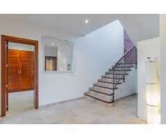 Casa rústica de pueblo en Son Maciá