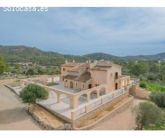 Villa de estilo mallorquín en Camp de Mar