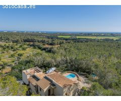 Finca con vistas al mar, piscina privada y licencia vacacional en Cala Murada.