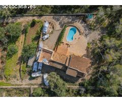 Finca con vistas al mar, piscina privada y licencia vacacional en Cala Murada.