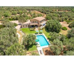 Exclusiva villa de lujo con piscina, amplios jardines y licencia turística en S’Horta