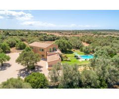 Exclusiva villa de lujo con piscina, amplios jardines y licencia turística en S’Horta