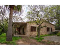 Finca rústica con carácter tradicional y terreno agrícola en Biniaraix