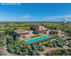 Finca mediterránea con carácter y vistas abiertas cerca de Ses Salines y Es Trenc