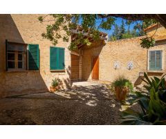 VILLA CON PROYECTO UNIFAMILIAR AISLADO CON PISCINA