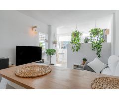Estudio con vistas al mar en Cala Major