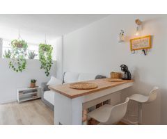Estudio con vistas al mar en Cala Major