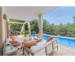Lujoso chalet con piscina en Costa de la Calma