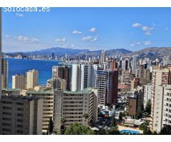TU REFUGIO IDEAL EN BENIDORM: PISO CON VISTAS AL MAR Y A LA MONTAÑA