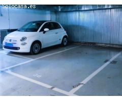 Plaza de garaje para coche grande