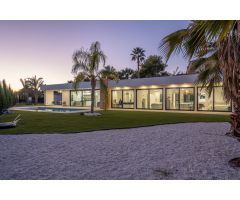 ^**^LUJOSO CHALET A ESTRENAR EN EXCLUSIVA URBANIZACIÓN EN SAN VICENTE DEL RASPEIG CON MÁS DE 350M2^*
