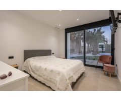 ^**^LUJOSO CHALET A ESTRENAR EN EXCLUSIVA URBANIZACIÓN EN SAN VICENTE DEL RASPEIG CON MÁS DE 350M2^*