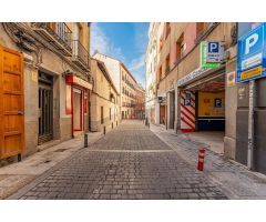 ^**^CÓMODO PISO A DOS CALLES DEL RASTRO EN EL BARRIO DE LAVAPIÉS LISTO PARA ENTRAR E VIVIR O CONTINU