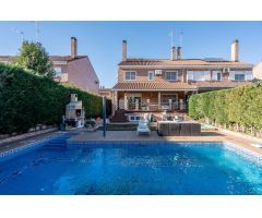 ^**^LA CASA QUE LO TIENE TODO: 329 M2, JARDÍN, PISCINA PRIVADA Y ZONA DE OCIO^**^ Descubre este espe
