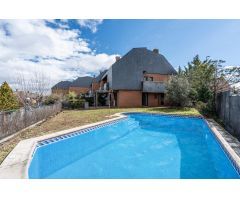 ^**^EXCLUSIVO CHALET PAREADO CON PISCINA Y VISTAS A LA SIERRA EN LAS ROZAS DE MADRID^**^ Este impres
