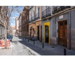 ^**^LOCAL COMERCIAL CON HISTORIA Y CARÁCTER EN LA CAVA BAJA, MADRID^**^ Ubicado en el emblemático Ba