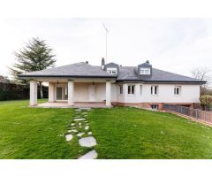 Chalet en Venta en Ciudalcampo, Madrid