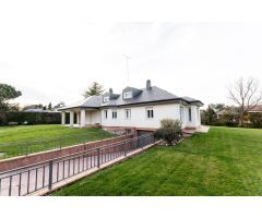 Chalet en Venta en Ciudalcampo, Madrid