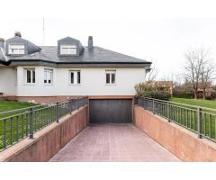 Chalet en Venta en Ciudalcampo, Madrid