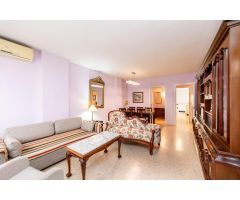 Piso con 4 dormitorios, 2 baños, terraza y cocina independiente junto al Retiro