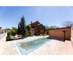 Chalet en Venta en Arroyomolinos de Montánchez, Madrid