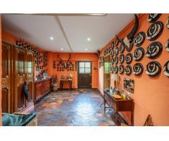 ^**^EXCLUSIVA PROPIEDAD CON EXHUBERANTE JARDÍN DE 2.200 M2 Y PARCELA SEGREGABLE EN PLENA NATURALEZA^
