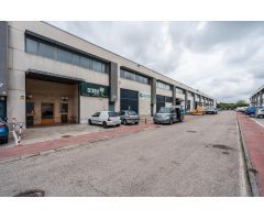 ^**^NAVE COMERCIAL DE 270 M2 CON ALTAS PRESTACIONES EN ZONA ESTRATÉGICA DE MADRID^**^ Increíble opor
