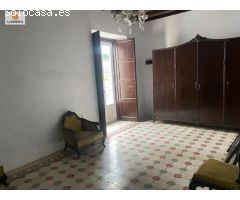 Espectacular casa de 2 plantas, con 2 viviendas, situada en pleno corazón de Jerez, lista para vivir