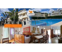 ???? Casa pareada de 4 hab. con sótano, patios, ático y piscina en la Milla de Oro de Jerez
