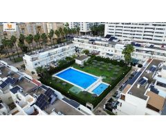 ???? Casa pareada de 4 hab. con sótano, patios, ático y piscina en la Milla de Oro de Jerez