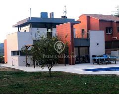 Casa independiente de estilo moderno en Mas Den Serra